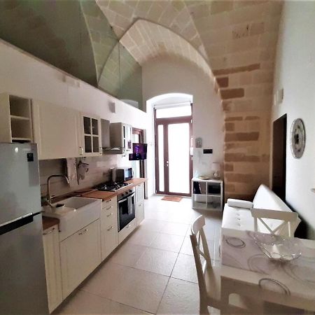 Casa MiMà: locazione turistica nel centro storico Apartamento Brindisi Exterior foto