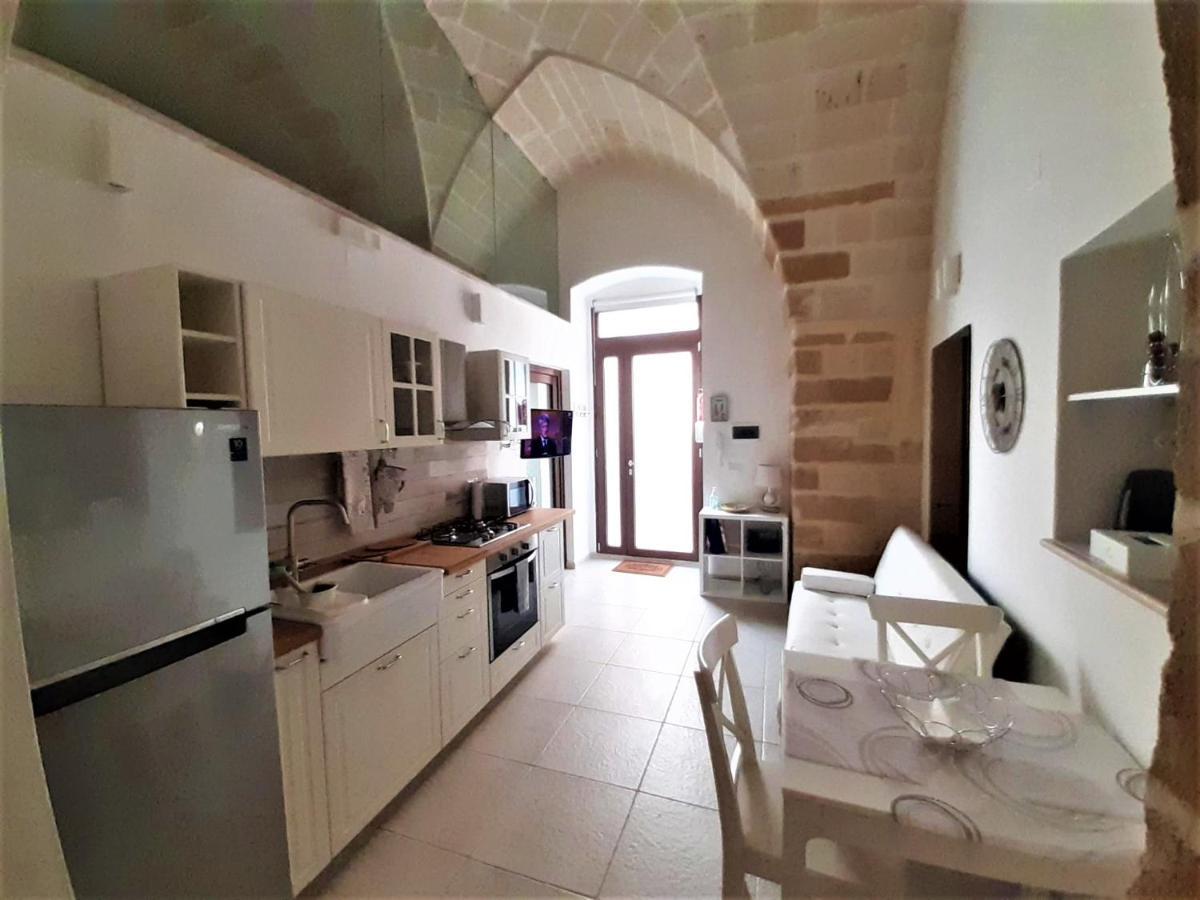 Casa MiMà: locazione turistica nel centro storico Apartamento Brindisi Exterior foto