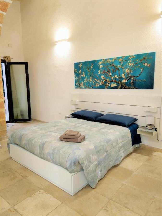 Casa MiMà: locazione turistica nel centro storico Apartamento Brindisi Exterior foto