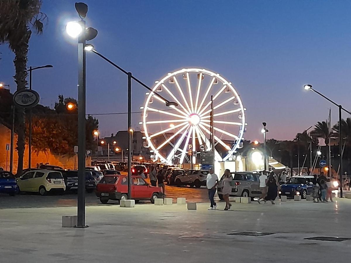 Casa MiMà: locazione turistica nel centro storico Apartamento Brindisi Exterior foto